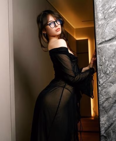 Naigaon aged housewife Call Girl